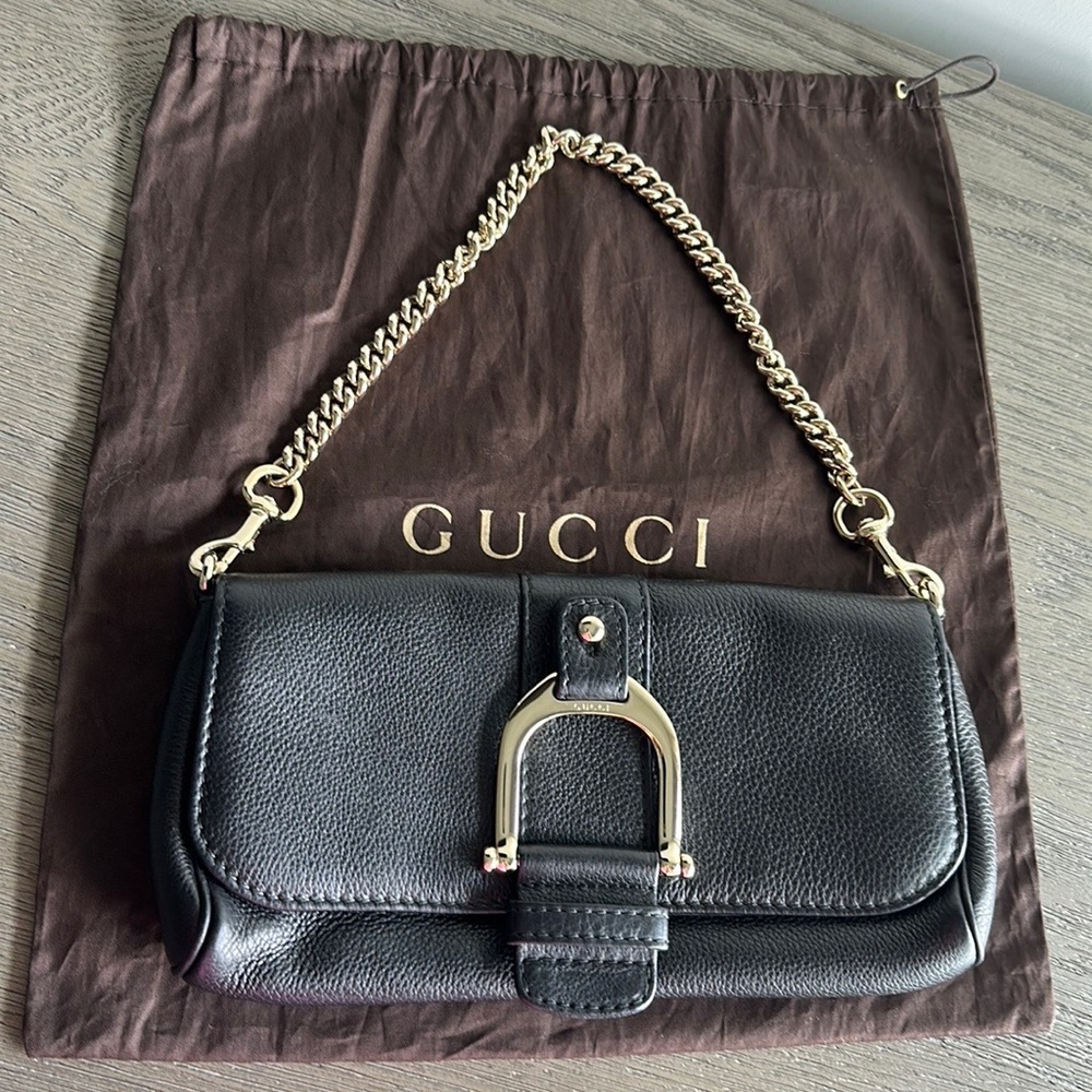 Gucci stirrup gold chain leather bag 💫